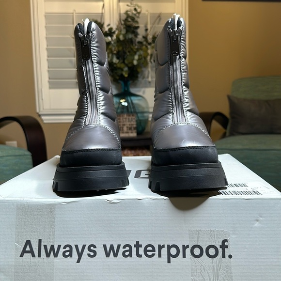 Cougar Women's Zip Quilted Cold Weather Boots size 9 - Picture 2 of 13